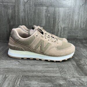 New Balance 574 Women's size 6 Mushroom Suede Running Shoes WL574HI2